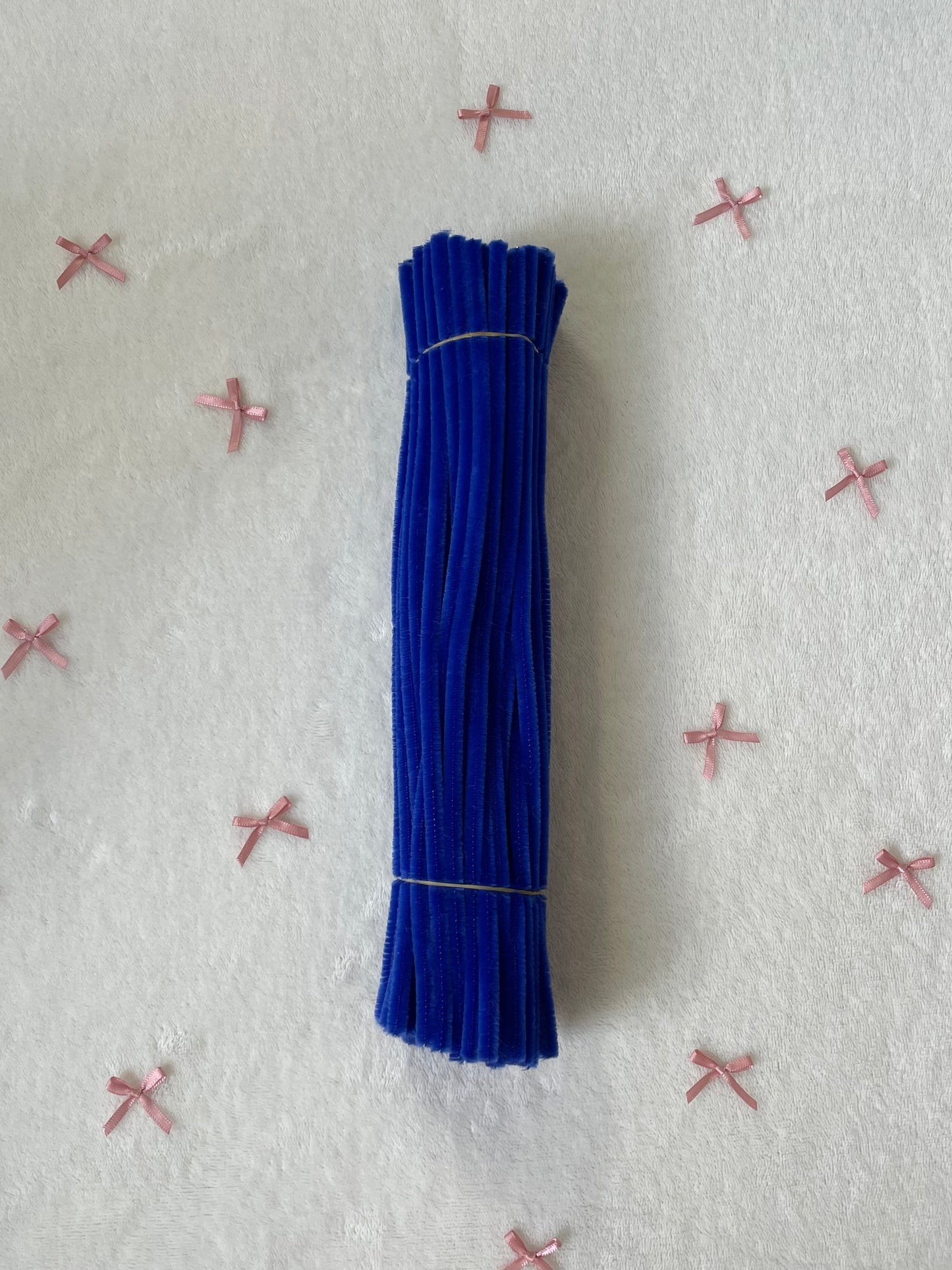 Blaue Pfeifenreiniger