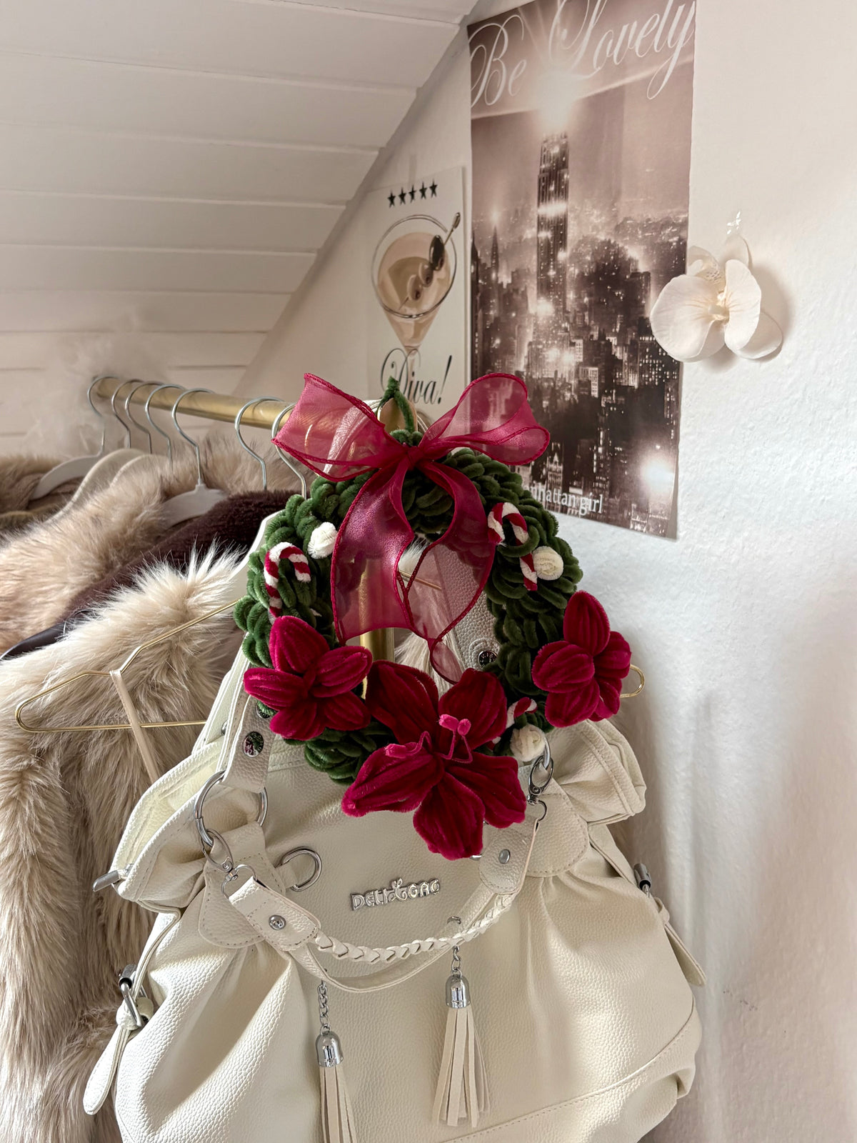 DIY red flower wreath craft kit with instructions and video tutorial QR code