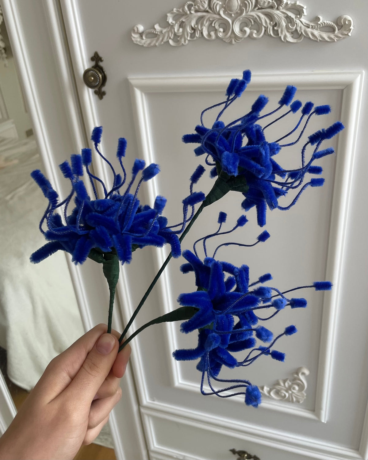 DIY blue flower bouquet made with pipe cleaners