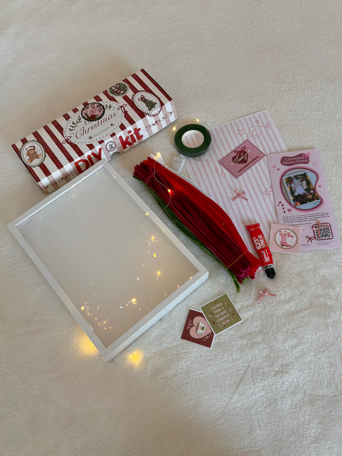 Materials included in the Christmas flower frame DIY kit